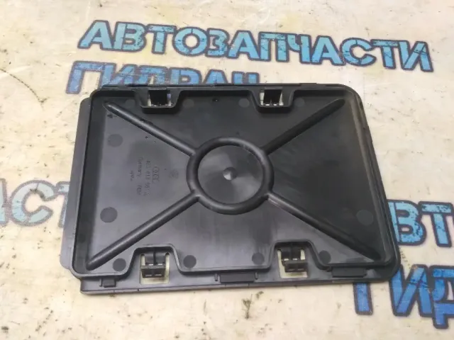Крышка Audi A8 2003 4E0813591A Отличное состояние