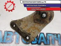 Кронштейн задней балки нижний левый Toyota Avensis 2007 5229820010 Отличное состояние