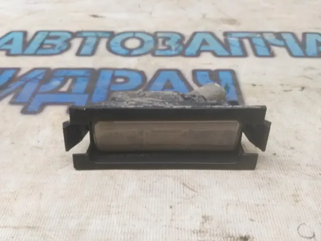 Фонарь подсветки номера левый Kia Ceed 2014 925011H500 Отличное состояние