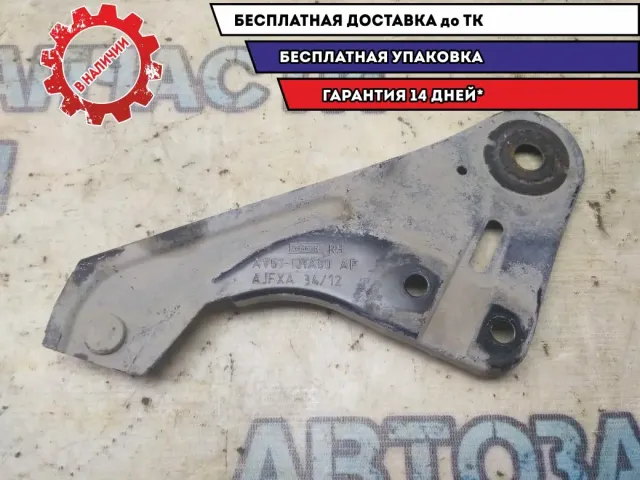 Элемент передней панели правый Ford Focus 3  AV61101A80AF Отличное состояние