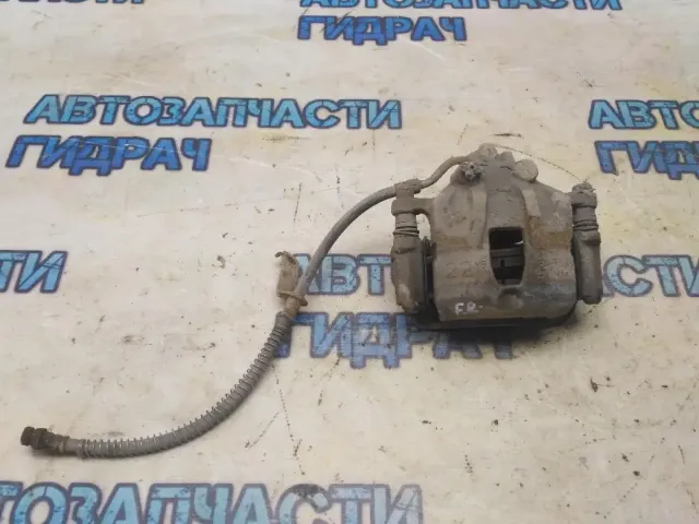 Суппорт тормозной передний правый Hyundai i20 2010 581301J100 Отличное состояние