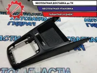 Накладка на кулису КПП Kia Rio 4 84681H0100  Отличное состояние
