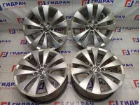 Комплект оригинальных литых дисков Volkswagen R17 5*112 4 шт.