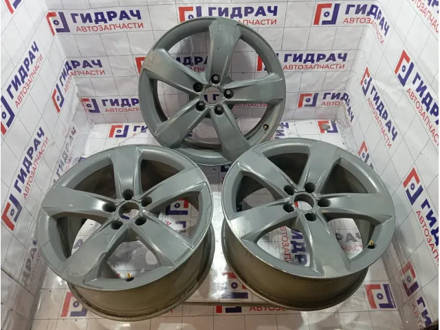 Оригинальный литой диск Audi R18 5*112