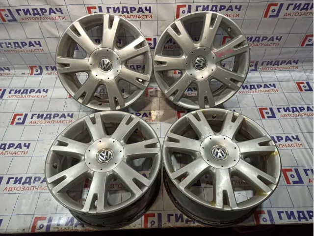 Комплект оригинальных литых дисков Volkswagen R18 5*120