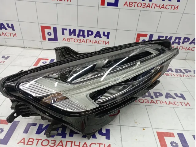 Фара правая Volvo S60 2019>
