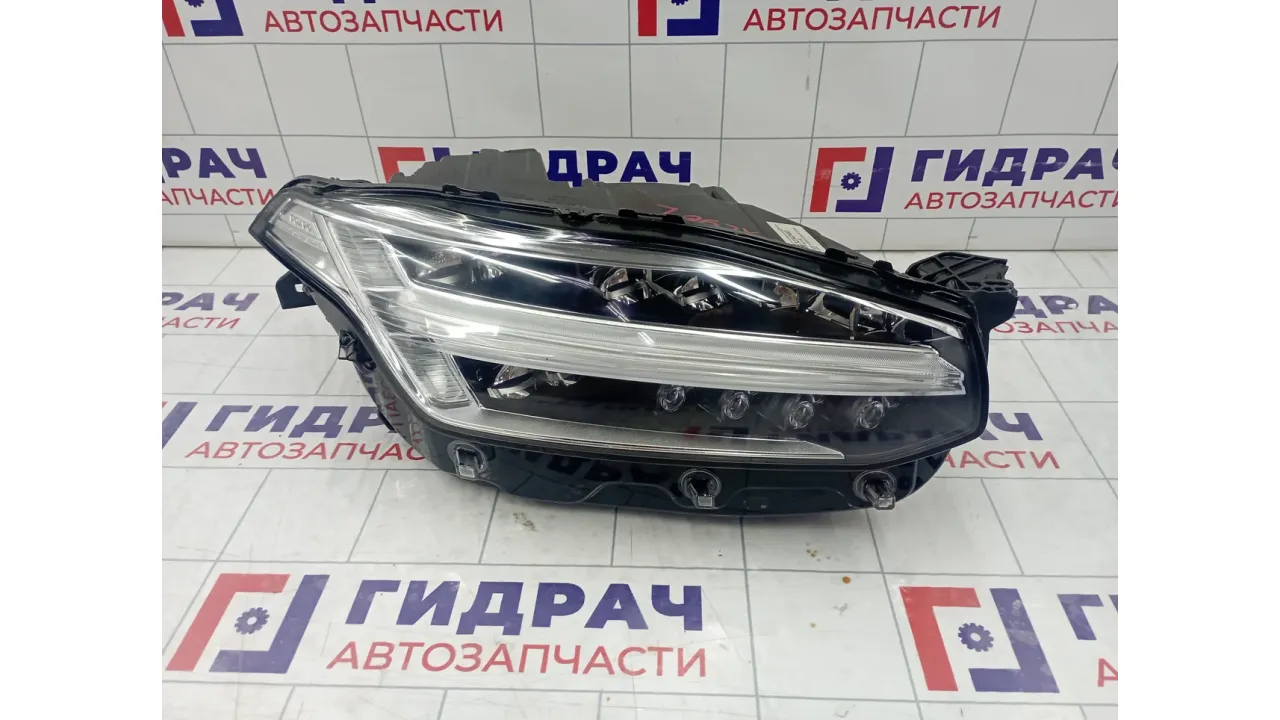 Фара правая Volvo XC90 2015>