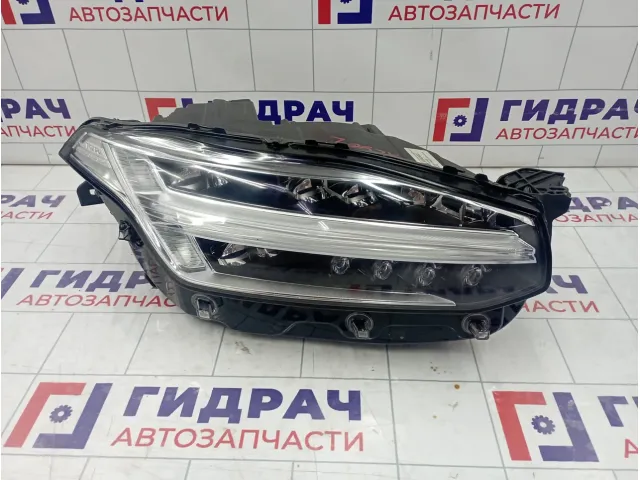 Фара правая Volvo XC90 2015>