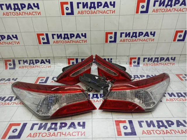 Фонарь задний (комплект) Toyota Camry V70