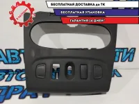 Накладка  Renault Sandero 2. 275009384R.
