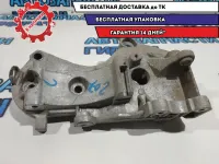 Кронштейн генератора Renault Sandero 2. 8200849813.