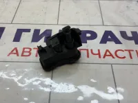 Активатор замка крышки бензобака Volkswagen Touareg II 7P0810773D
