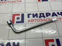 Инструменты (ключ балонный) Toyota Avensis T250