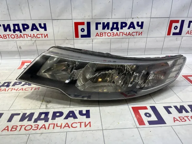 Фара левая Kia Cerato 2 921011M010. Сломаны крепления.