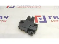 Замок багажника Toyota CAMRY V70 64600-33150.