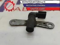 Датчик положения коленвала Renault Sandero 8200772182.