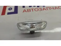 Повторитель на крыло левый Kia Rio 4 92303H7000.