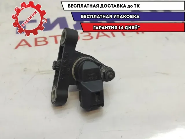 Датчик положения коленвала Ford Mondeo IV 30637803. С кронштейном.