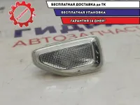 Повторитель на крыло левый Renault Sandero (BS11) 261651140R.