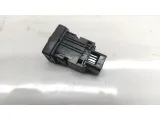 Кнопка обогрева сидений Toyota Camry V50 84751-33080.