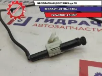 Форсунка омывателя фары правая Ford Mondeo IV 7S7113L014AA.
