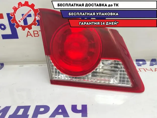 Фонарь задний внутренний левый Honda Civic 4D 34156-SNB-013. Дефект.