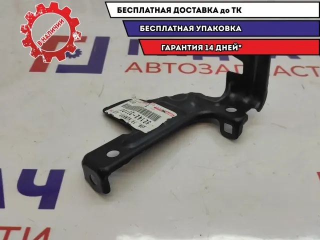 Кронштейн бампера переднего правый Lexus ES (ASV60) 5214233100.