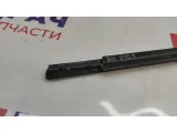 Накладка стекла переднего правого Kia Rio 3 82220-4Y000.