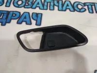 Накладка ручки внутренней правой Kia Rio 4  82611H0000 Отличное состояние
