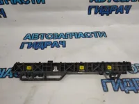 Кронштейн заднего бампера правый Kia Rio 4  86614H0000 Удовлетворительное состояние Дефект, трещина.