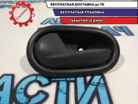 Ручка двери внутренняя левая Renault Sandero 2 806717698R.