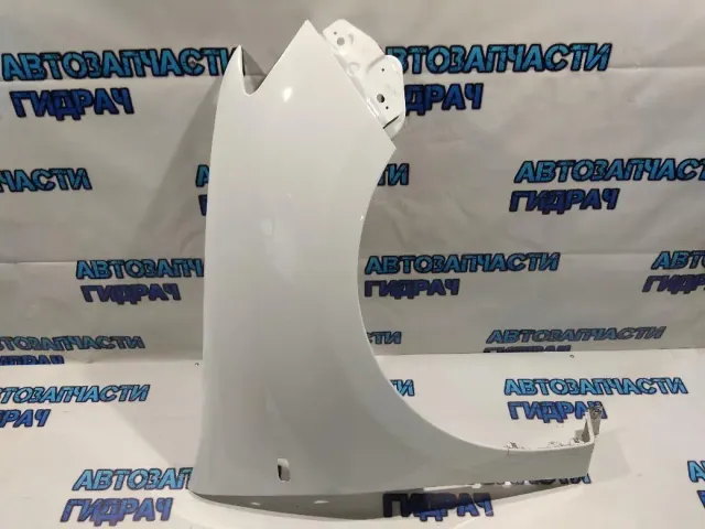 Крыло переднее правое Renault Sandero 2 631000142R.