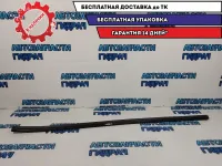 Уплотнитель капота Renault Sandero 2 668309754R.