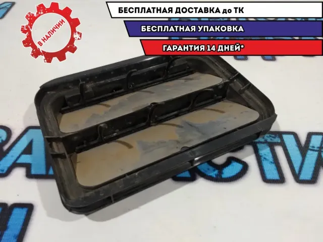 Решетка вентиляционная  Renault Sandero 2 7700838358