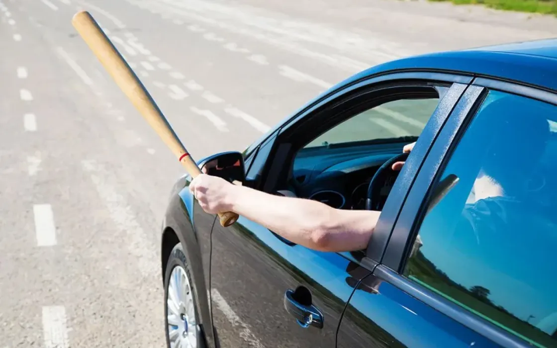 Бейсбольная бита в машине — можно ли возить?