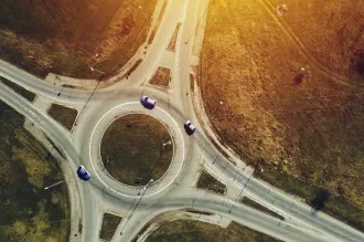 Кольцевое движение 2024: как безопасно проехать кольцо, не нарушив правила