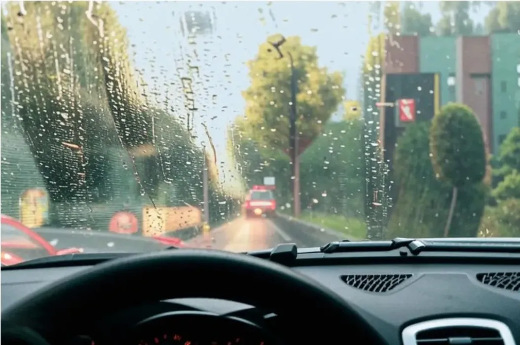 Почему скрипят дворники? Основные неисправности стеклоочистителей