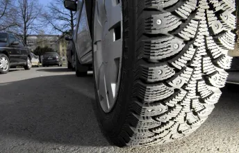 Зимняя резина летом — хорошая идея или опасная экономия?