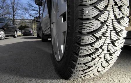 Зимняя резина летом — хорошая идея или опасная экономия?