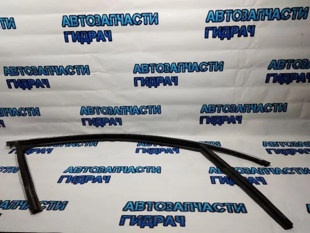 Уплотнитель стекла переднего правого Skoda Superb 2 3T0837432E Отличное состояние