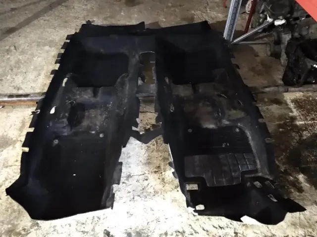 Ковер пола Skoda Superb 2 3T1863367B62U Отличное состояние