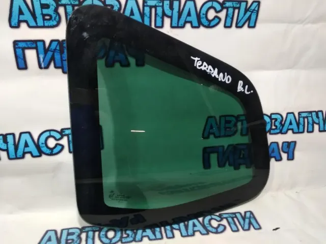 Стекло кузовное глухое левое Nissan Terrano 3 8330100Q0B .