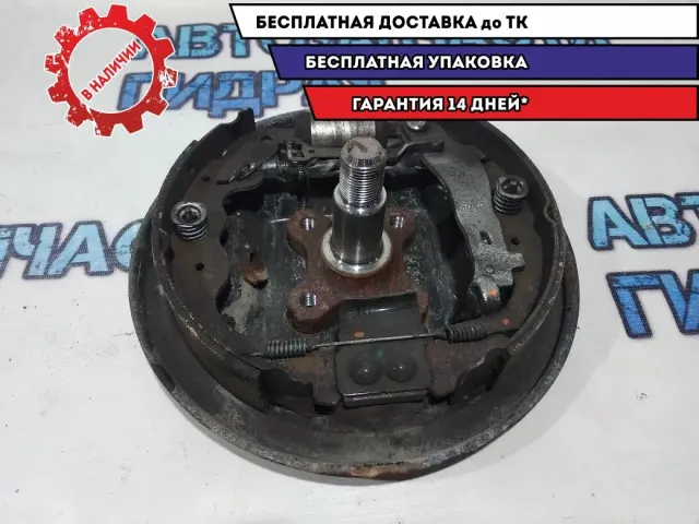 Щит опорный задний левый Nissan Terrano 3 4403000Q0H.