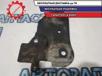 Кронштейн передней балки левый Nissan Terrano 3 8200823809.