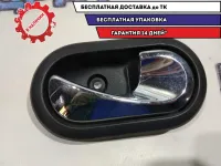 Ручка двери внутренняя правая Nissan Terrano 3 8067000Q1D.