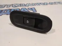 Кнопка стеклоподъемника заднего Nissan Terrano 3.