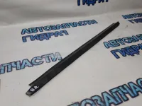 Накладка стекла заднего правого Nissan Terrano 3 8232400Q0C