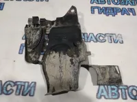 Пыльник двигателя боковой левый Nissan Terrano 3 638318745R