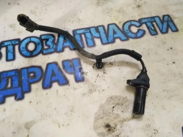 Датчик положения коленвала 391802B000 Kia Cerato 2011