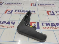 Брызговик передний левый Toyota Venza.  92372